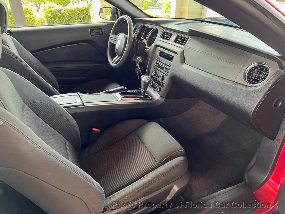 2011 Ford S197 Mustang - Image 9 of 12