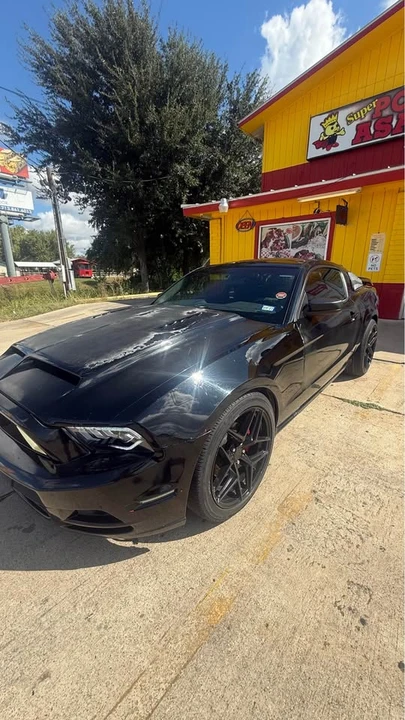 2011 Ford S197 Mustang - Image 2 of 10