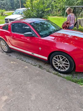 2011 Ford Mustang Deluxe Coupe 2D