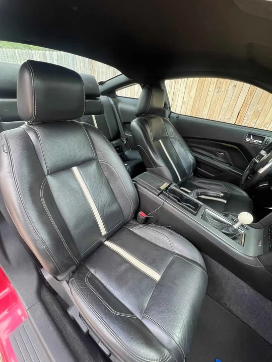 2011 Ford S197 Mustang - Image 7 of 8