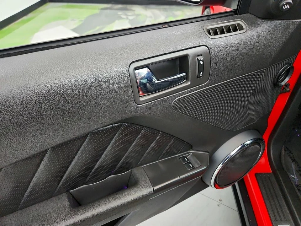 2011 Ford S197 Mustang - Image 18 of 21