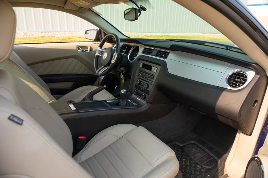 2011 Ford S197 Mustang - Image 12 of 16