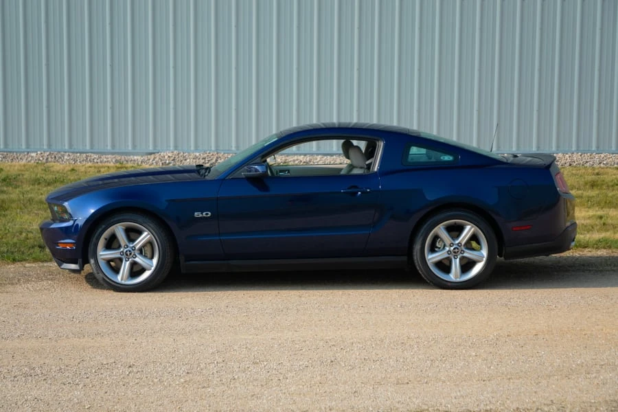 2011 Ford S197 Mustang - Image 2 of 16