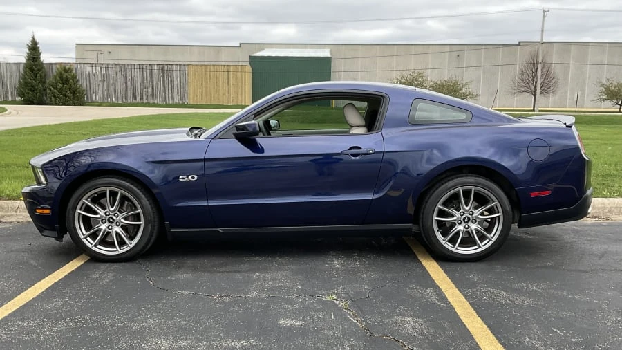 2011 Ford S197 Mustang - Image 2 of 11