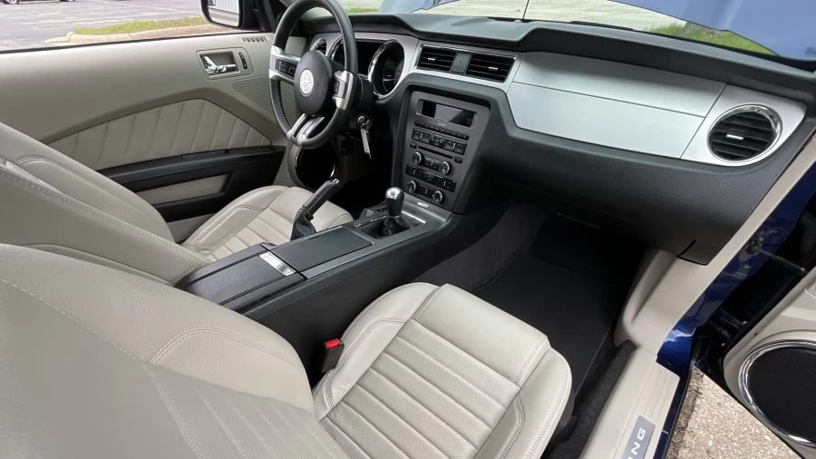 2011 Ford S197 Mustang - Image 8 of 11
