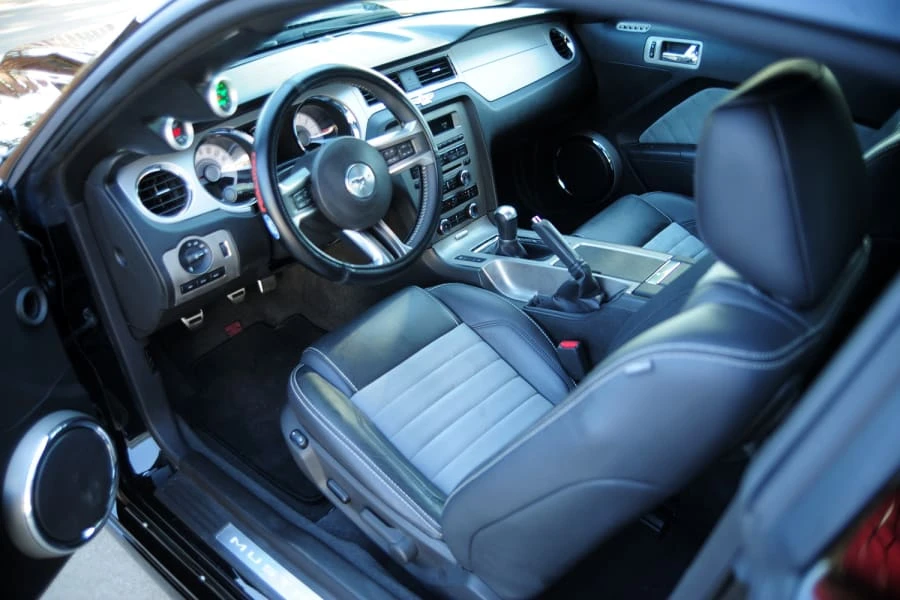 2011 Ford S197 Mustang - Image 3 of 8