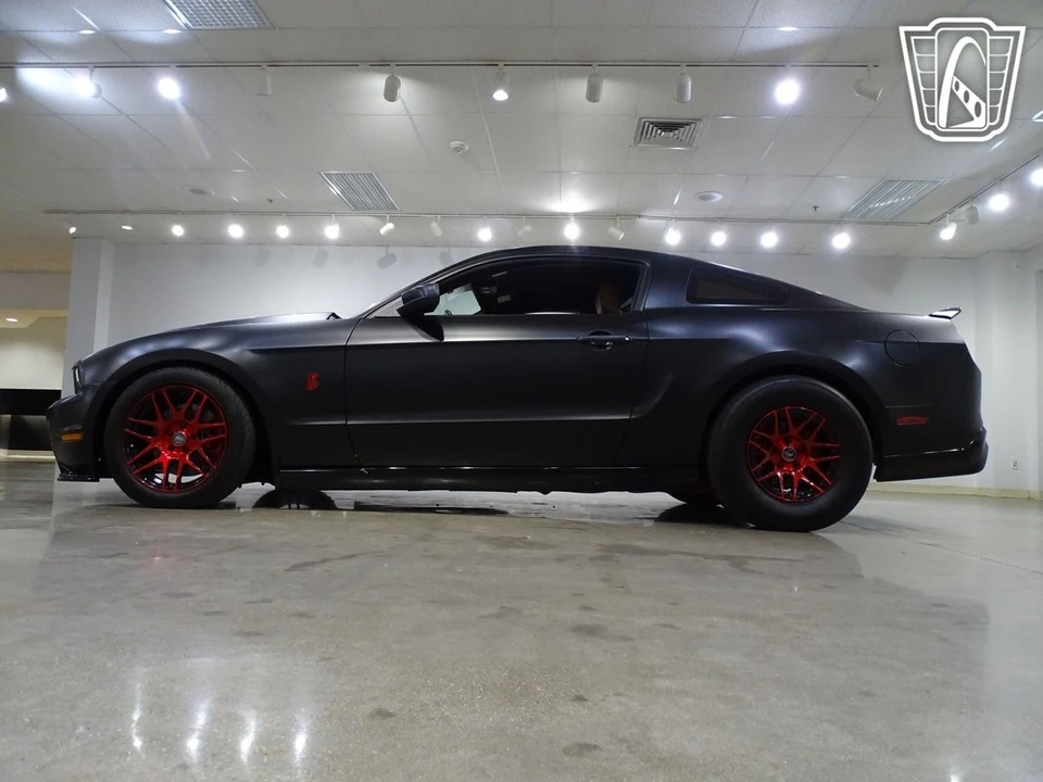 2011 Ford S197 Mustang - Image 9 of 12