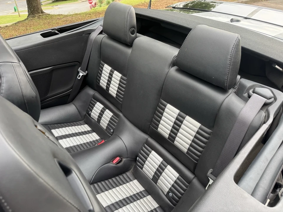 2011 Ford S197 Mustang - Image 15 of 21