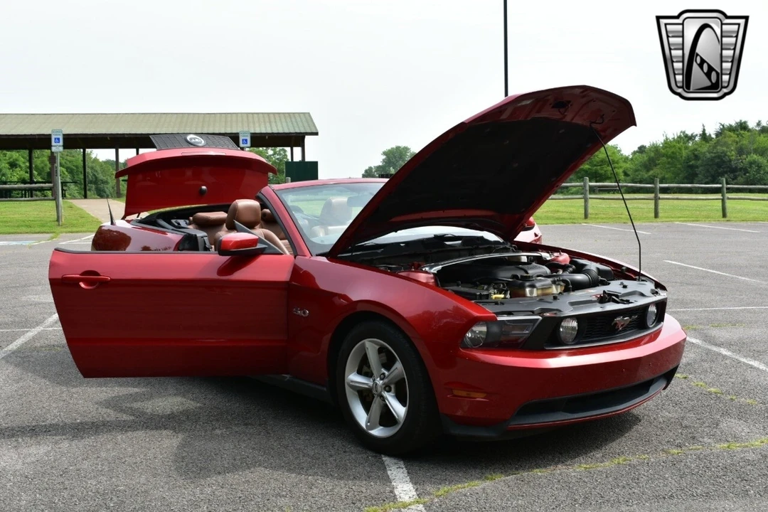 2011 Ford S197 Mustang - Image 10 of 21
