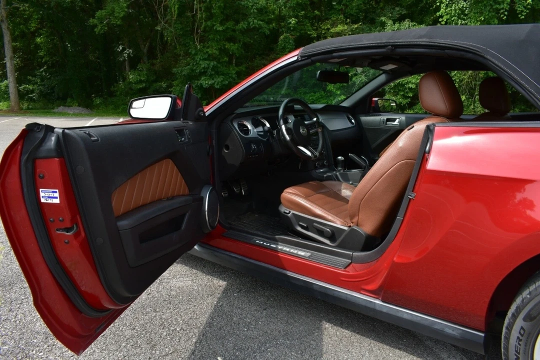 2011 Ford S197 Mustang - Image 19 of 21