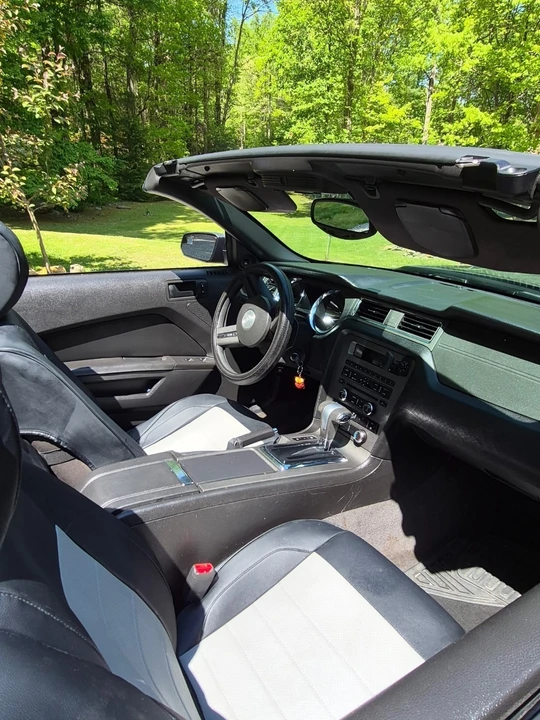 2011 Ford S197 Mustang GT - Image 10 of 23