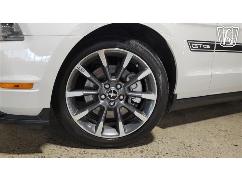 2011 Ford S197 Mustang GT - Image 3 of 31
