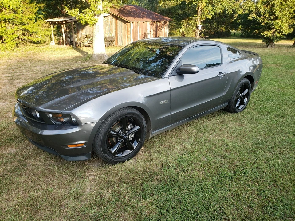 2011 Ford S197 Mustang - Image 2 of 16