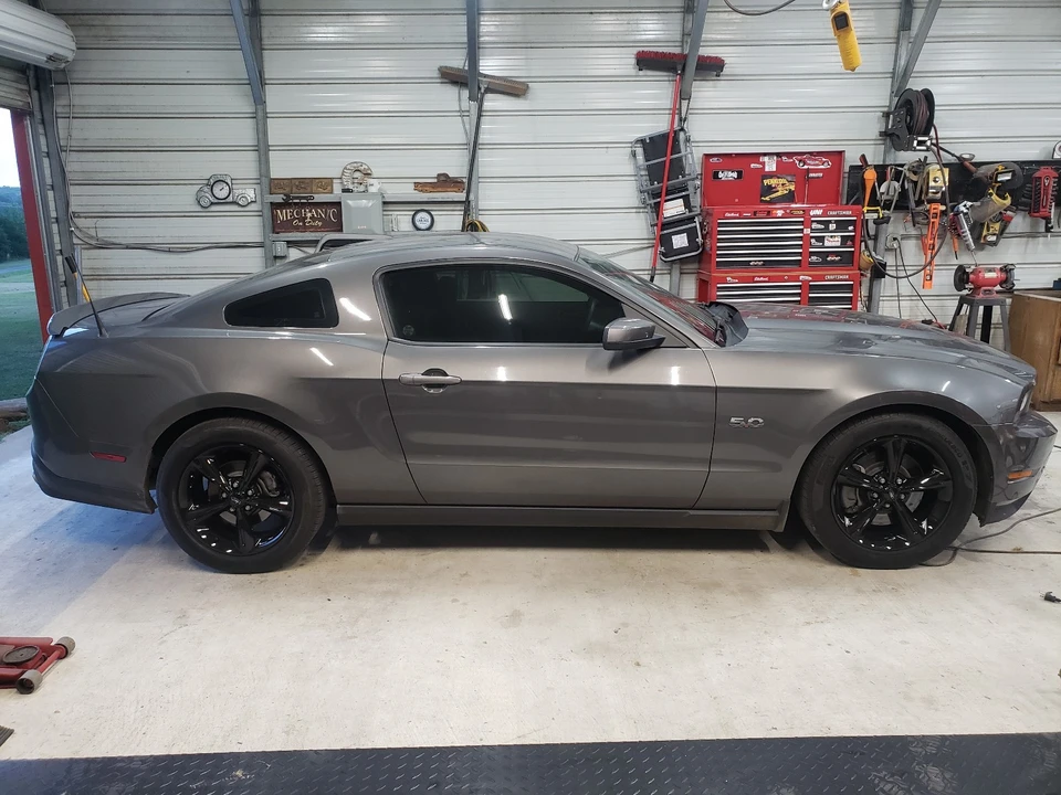 2011 Ford S197 Mustang - Image 5 of 16