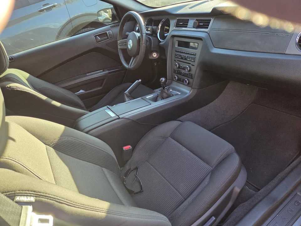2011 Ford S197 Mustang - Image 9 of 16
