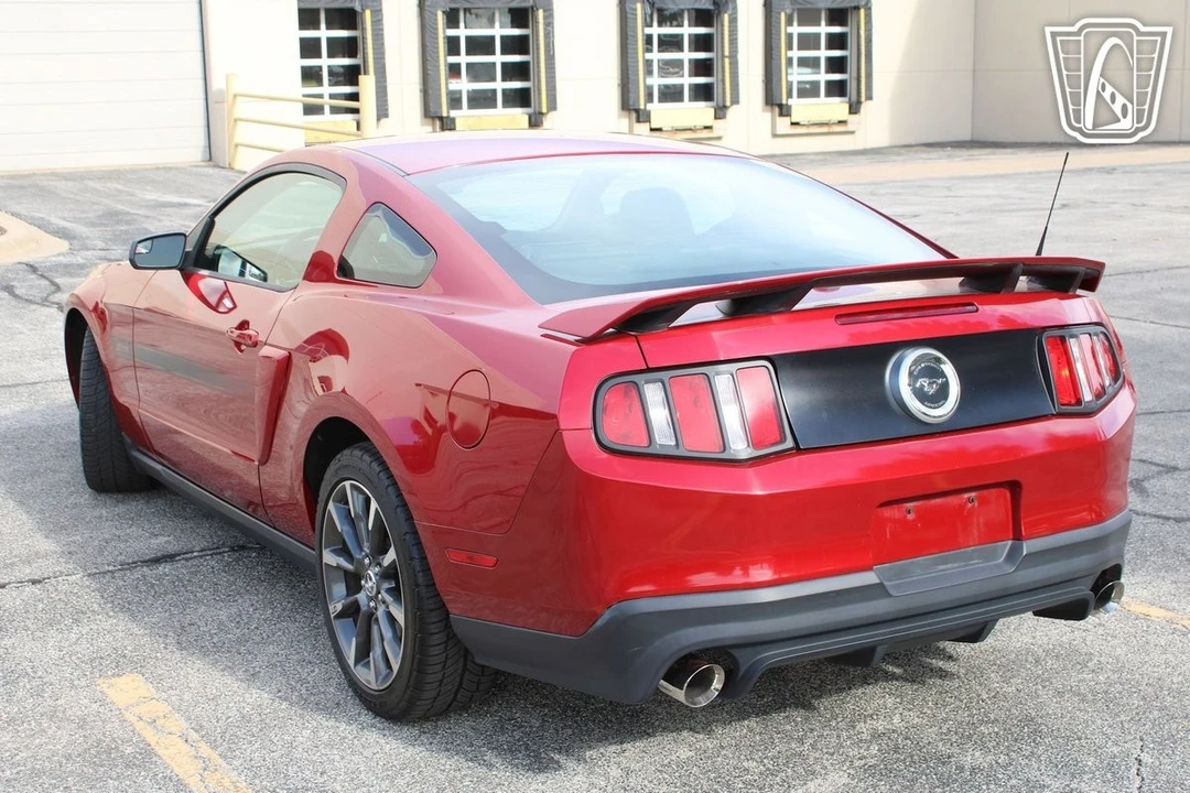 2011 Ford S197 Mustang - Image 8 of 12
