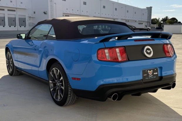2011 Ford S197 Mustang - Image 2 of 8