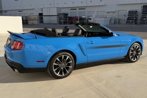 2011 Ford S197 Mustang - Image 3 of 8