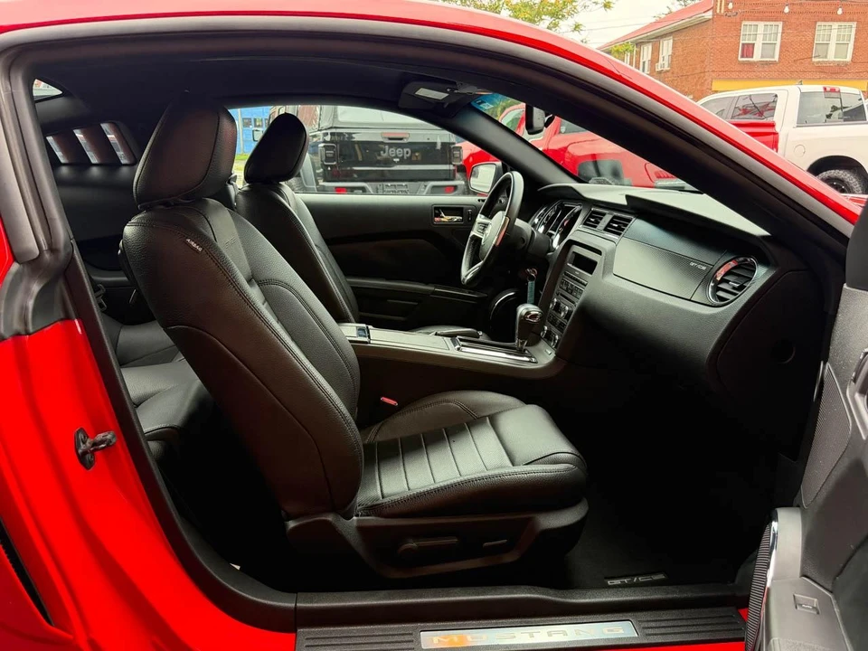 2011 Ford S197 Mustang - Image 27 of 31