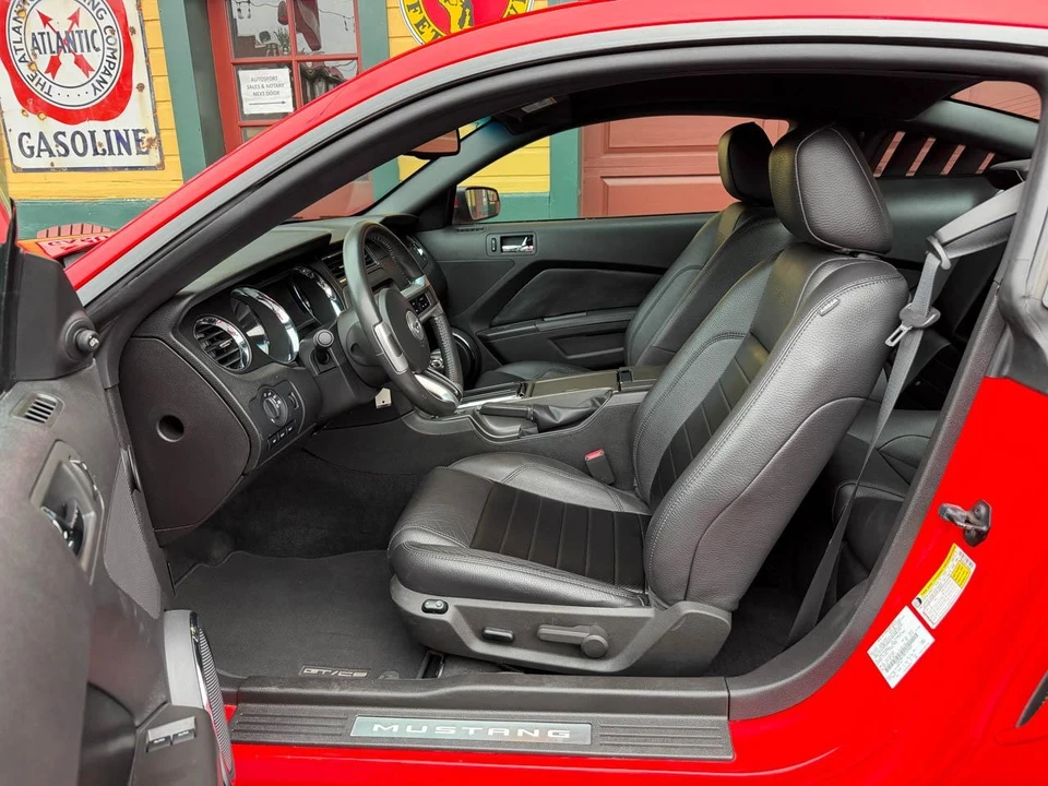 2011 Ford S197 Mustang - Image 20 of 31