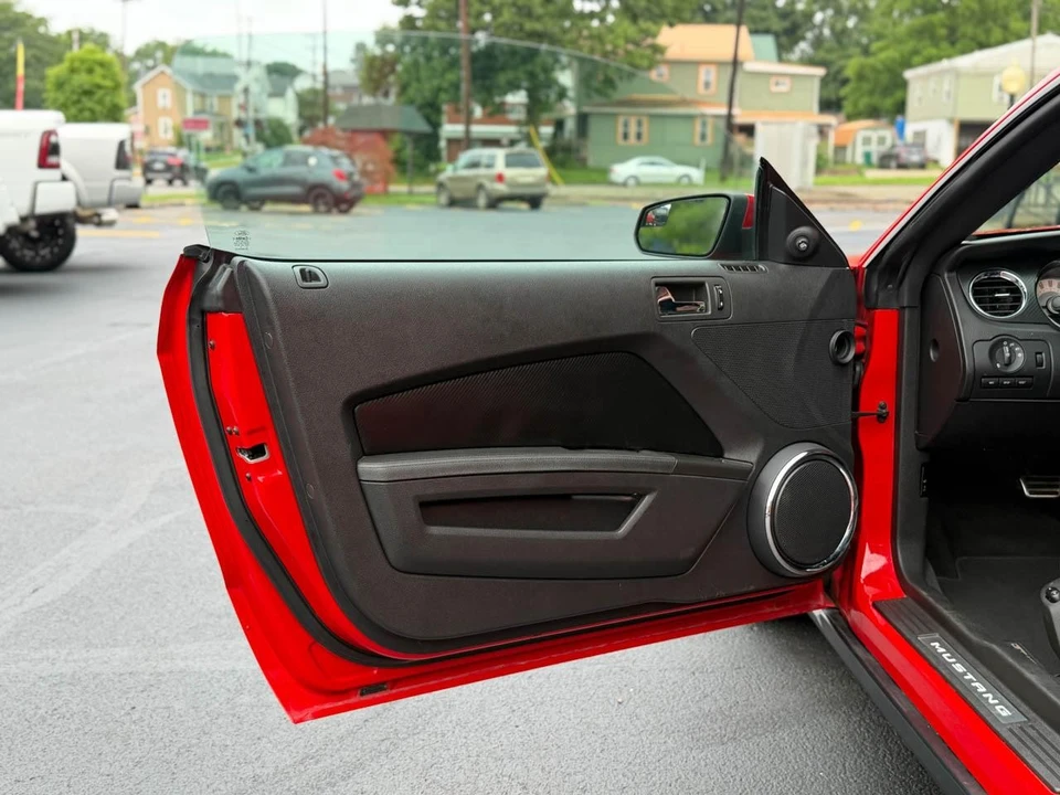 2011 Ford S197 Mustang - Image 18 of 31