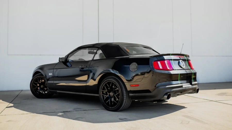 2011 Ford S197 Mustang - Image 2 of 9