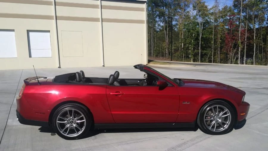 2011 Ford S197 Mustang - Image 2 of 10