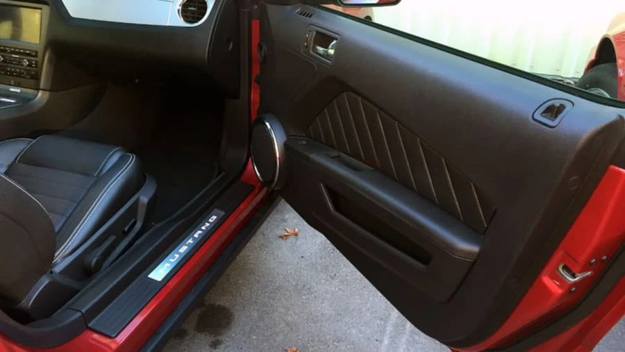 2011 Ford S197 Mustang - Image 6 of 10