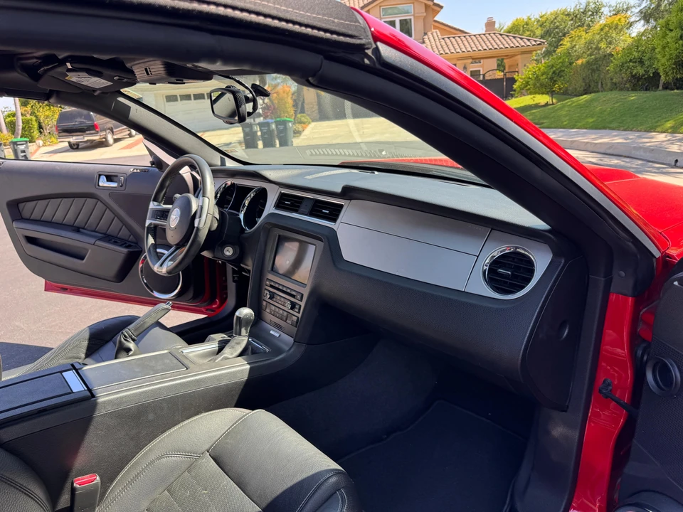 2011 Ford S197 Mustang - Image 29 of 31