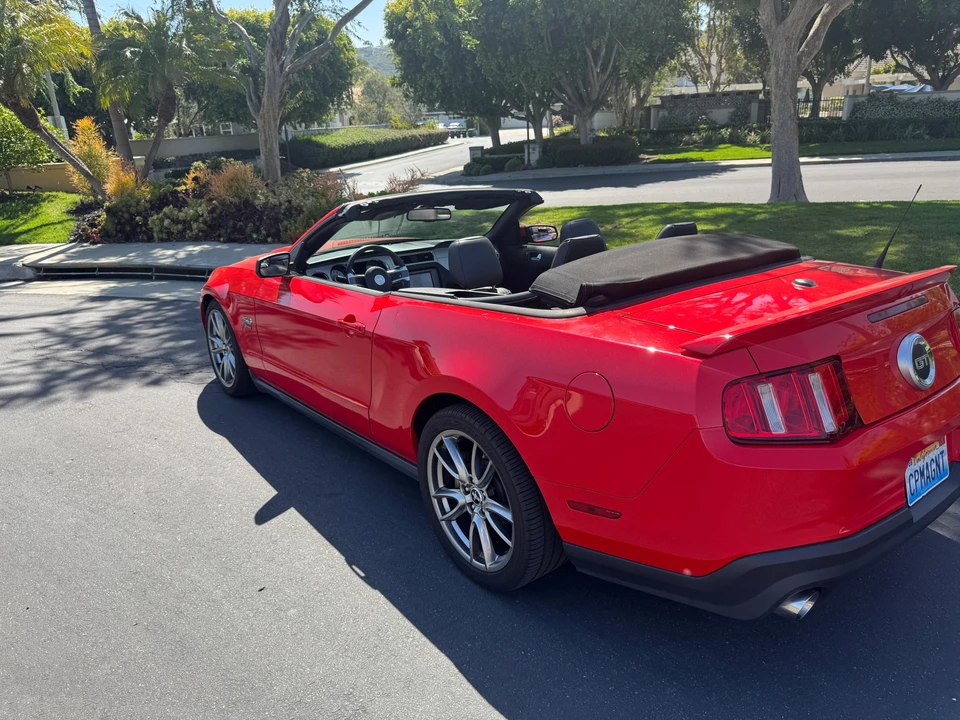 2011 Ford S197 Mustang - Image 8 of 31