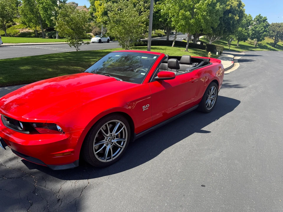 2011 Ford S197 Mustang - Image 6 of 31