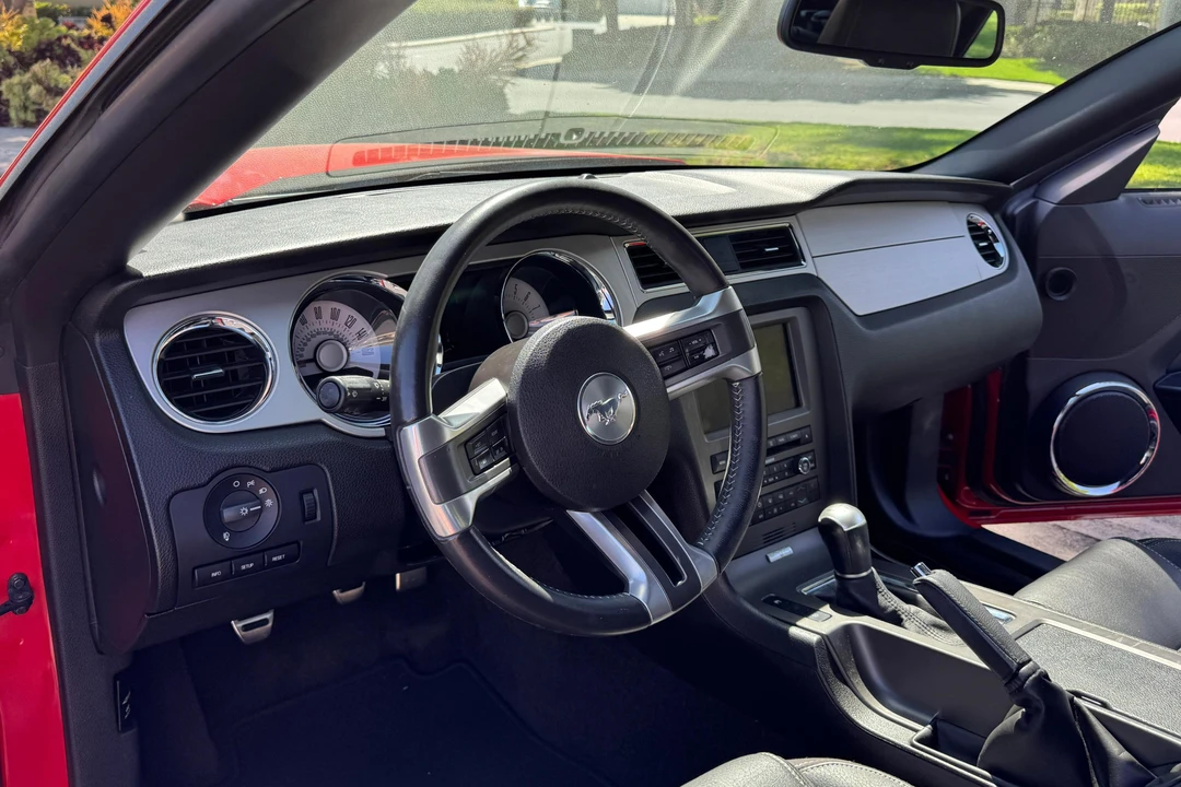 2011 Ford S197 Mustang - Image 15 of 31