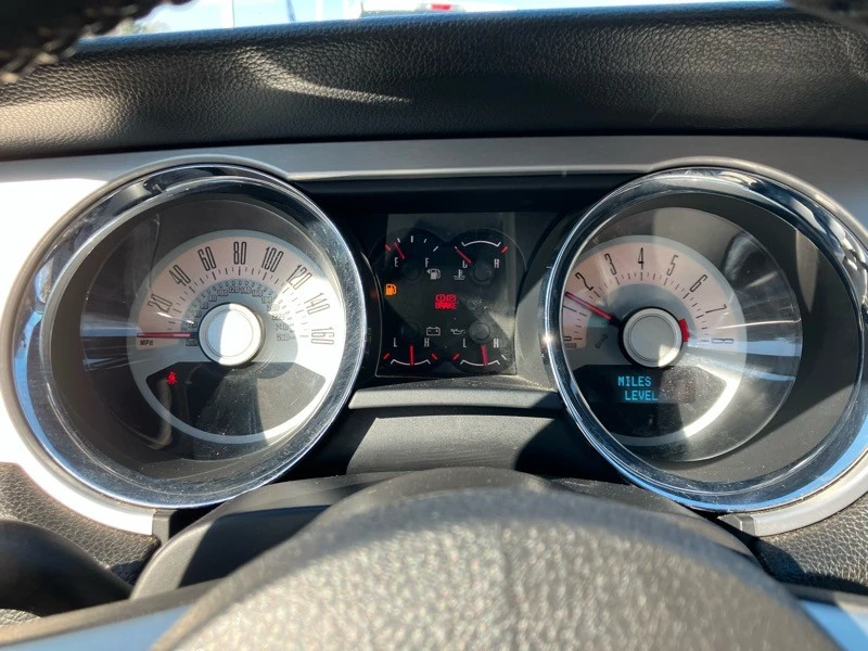 2011 Ford S197 Mustang - Image 11 of 18