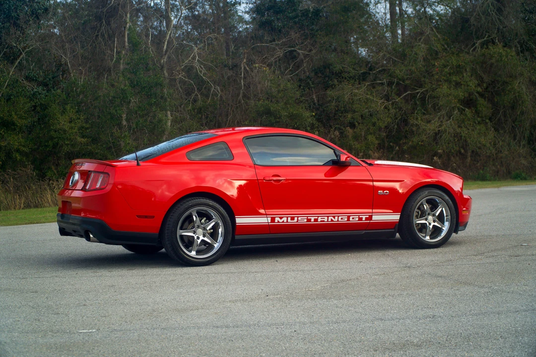 2011 Ford S197 Mustang - Image 9 of 31