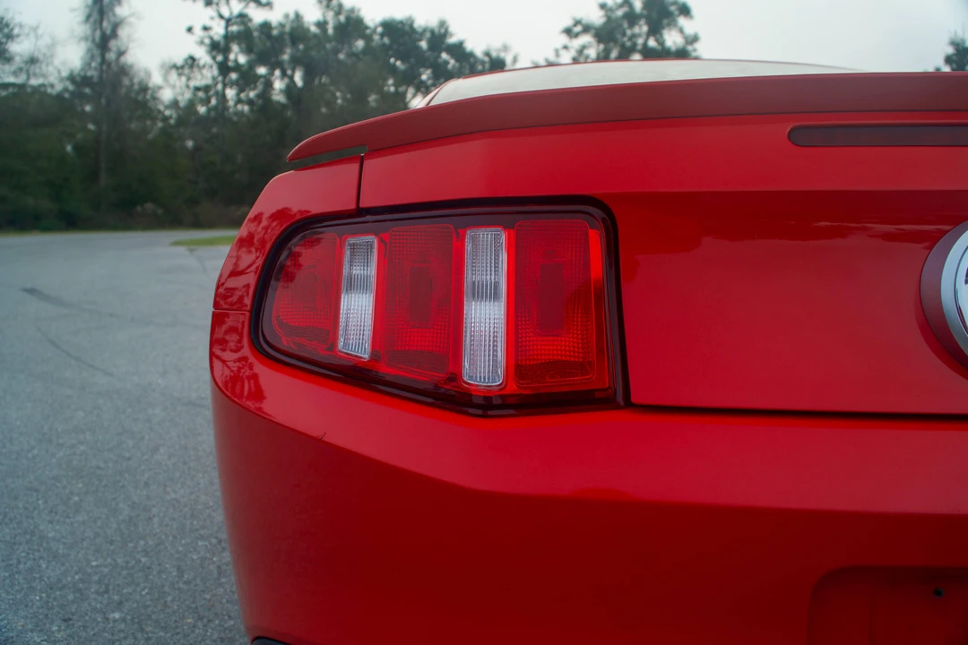 2011 Ford S197 Mustang - Image 20 of 31