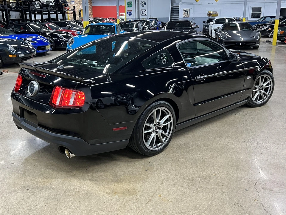 2011 Ford S197 Mustang - Image 14 of 31