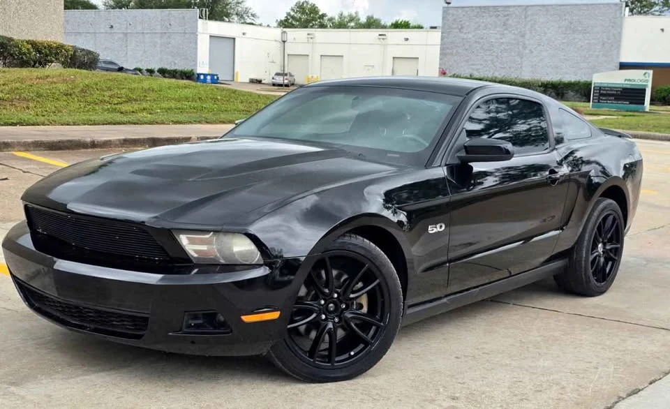 2011 Ford S197 Mustang - Image 2 of 6