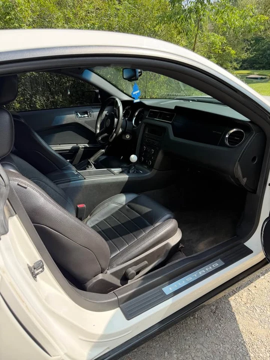 2011 Ford S197 Mustang GT - Image 6 of 7