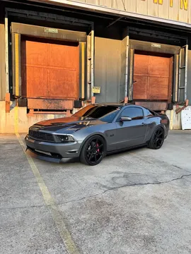 2011 Ford Mustang GT Deluxe Coupe 2D