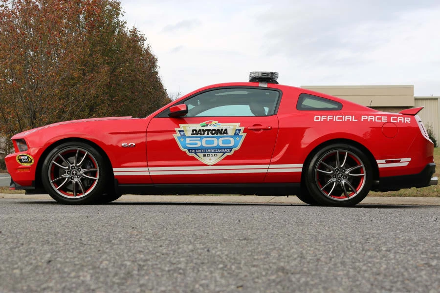 2011 Ford S197 Mustang - Image 2 of 12