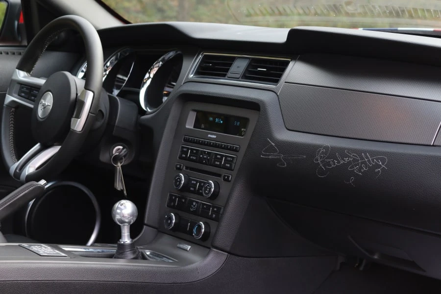 2011 Ford S197 Mustang - Image 5 of 12