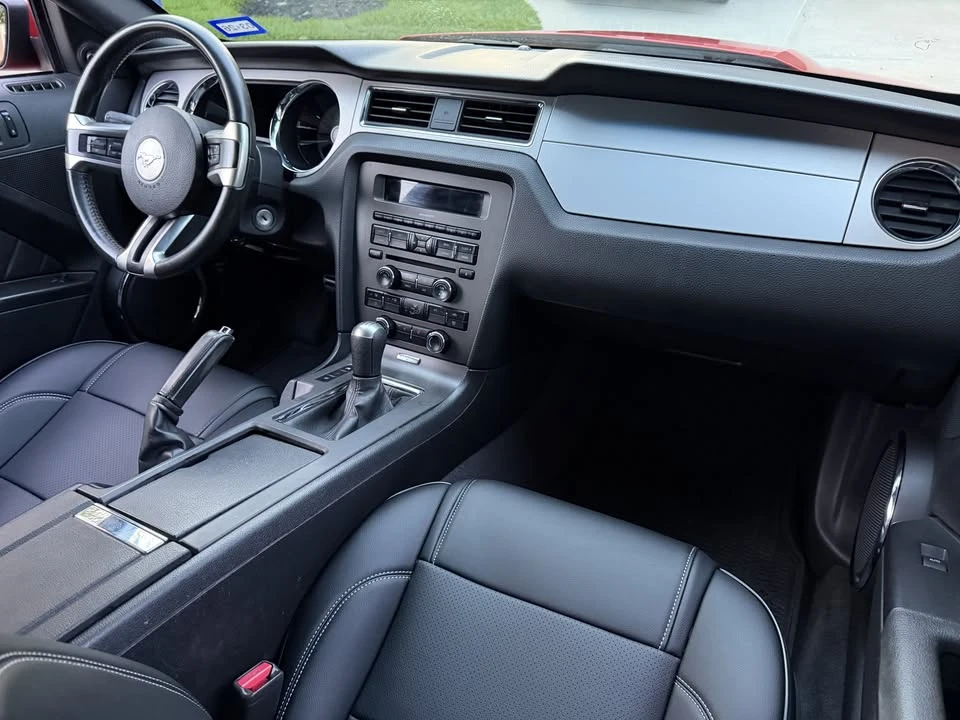 2011 Ford S197 Mustang - Image 9 of 20