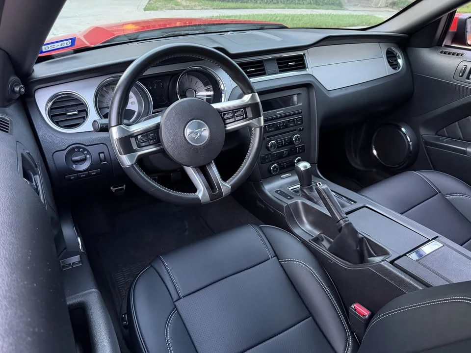 2011 Ford S197 Mustang - Image 8 of 20