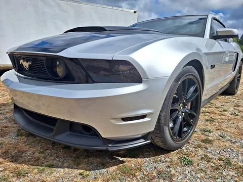 2011 Ford Mustang GT Premium