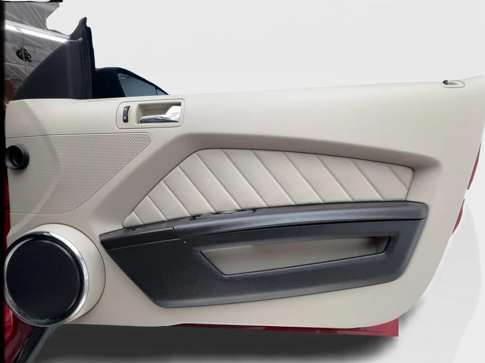 2011 Ford S197 Mustang - Image 26 of 31