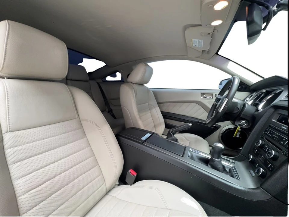 2011 Ford S197 Mustang - Image 24 of 31