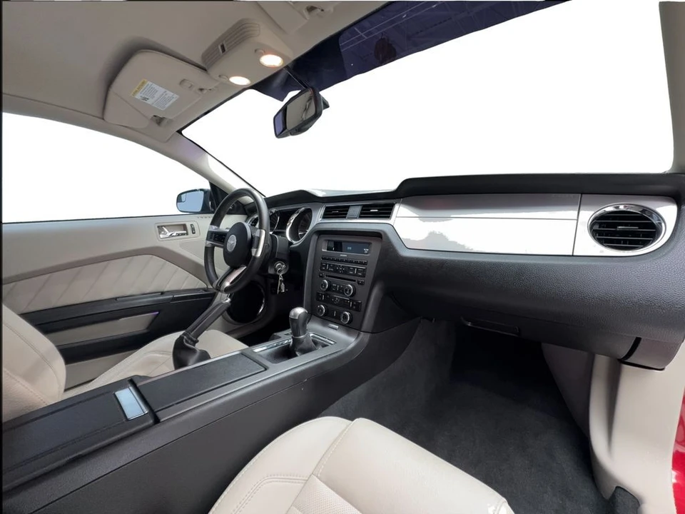 2011 Ford S197 Mustang - Image 25 of 31