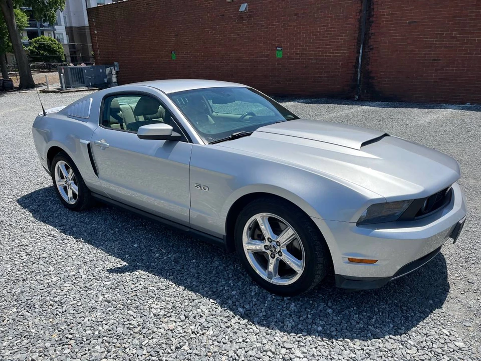 2011 Ford S197 Mustang - Image 5 of 12