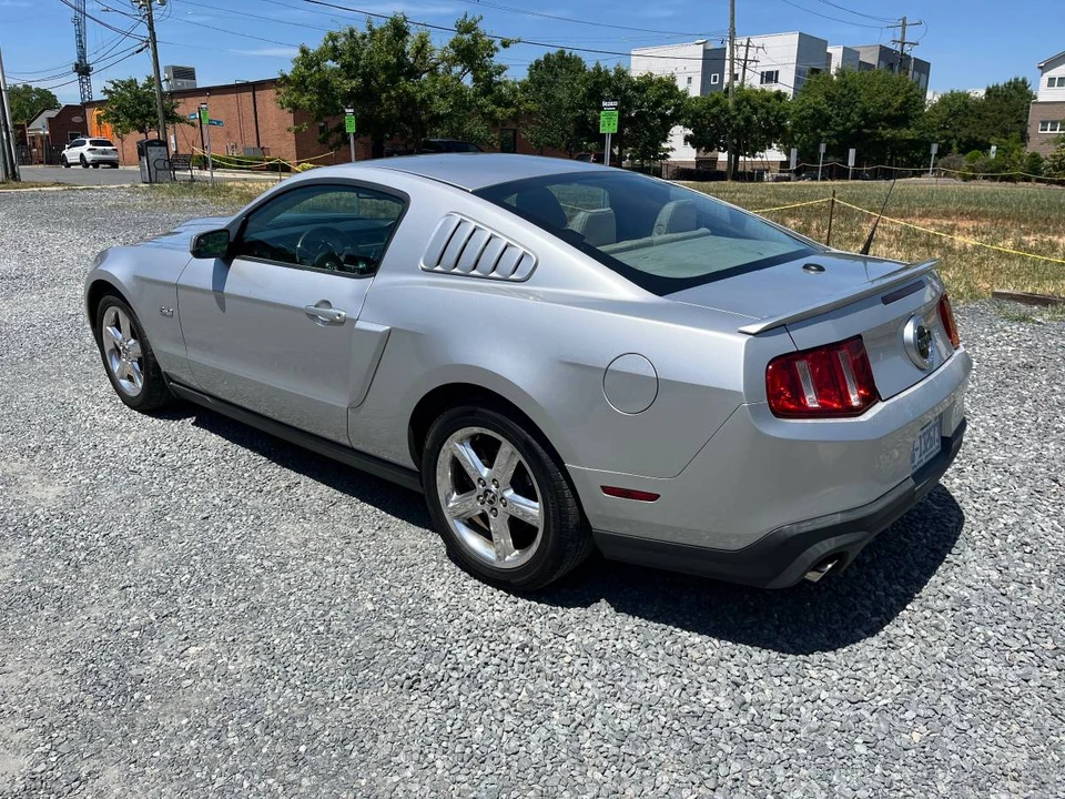2011 Ford S197 Mustang - Image 3 of 12