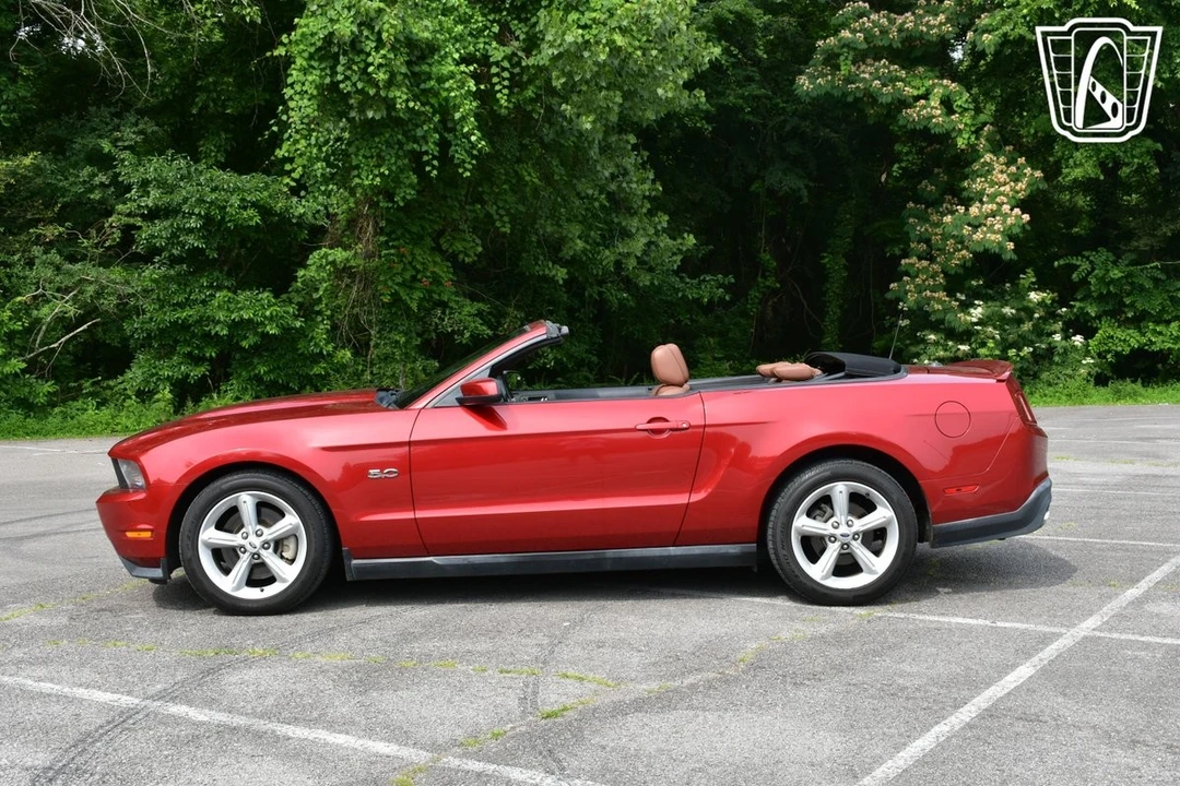 2011 Ford S197 Mustang - Image 8 of 12